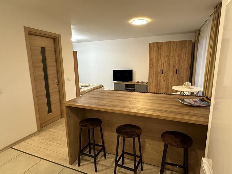 Apartament cu 2 camere nedecomandat în Tractorul