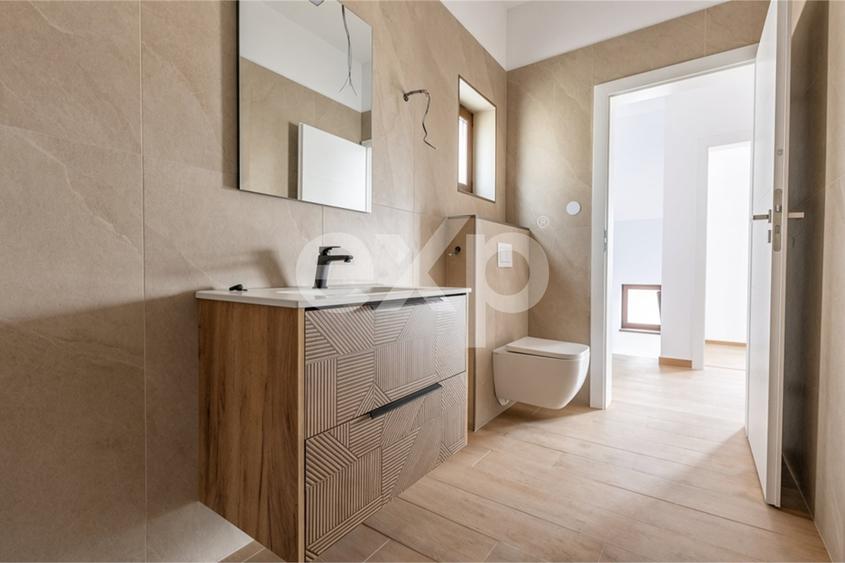 Duplex cu 4 camere cu Canalizare în Covaci