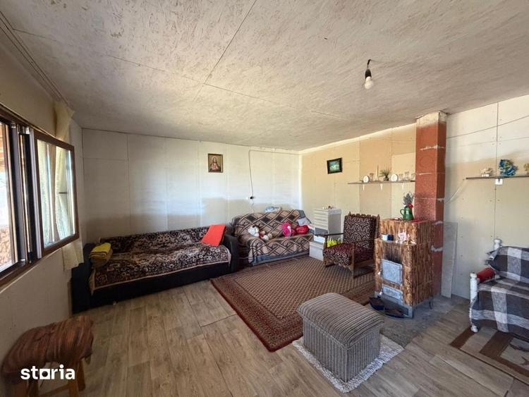 Casă cu 3 camere cu Teren 1000 Mp în Iosia