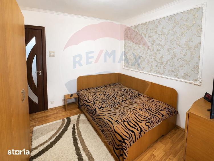 Apartament cu 2 camere semidecomandat în Craiovița Nouă