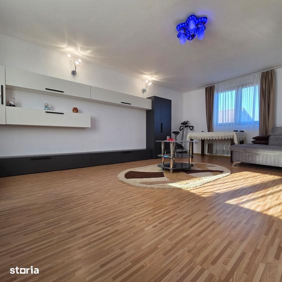 Casă cu 5 camere cu Teren 1270 Mp în Bogdănești