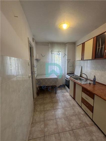 Apartament cu 2 camere semidecomandat în Centrul Civic