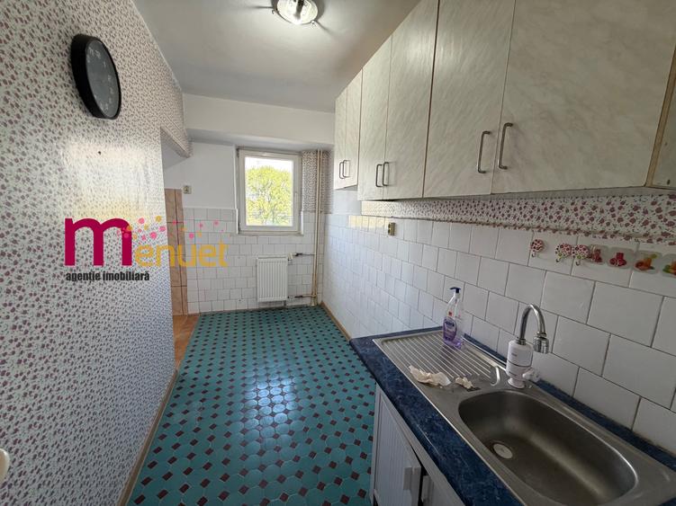 Apartament cu 2 camere decomandat în Pelican