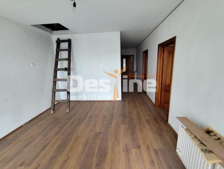 Casă cu 5 camere cu Teren 1508 Mp în Țânțăreni