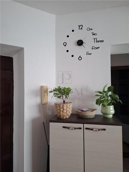 Apartament cu 2 camere decomandat, mobilat în Dâmbovița