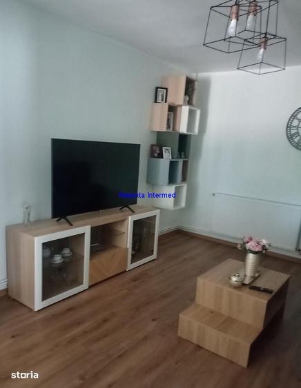 Casă cu 3 camere decomandat în Lumina