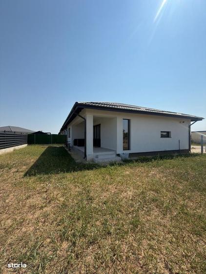 Casă cu 4 camere cu Teren 350 Mp în Balotești