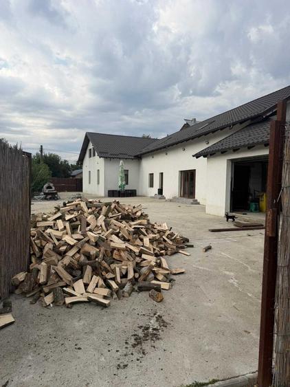 Casă cu 4 camere în Comana