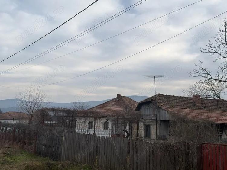 Casă cu Teren 2448 Mp în Pârscov