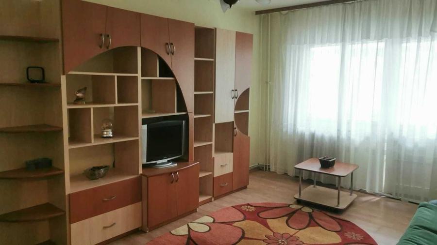 Apartament cu 3 camere decomandat în Energiei
