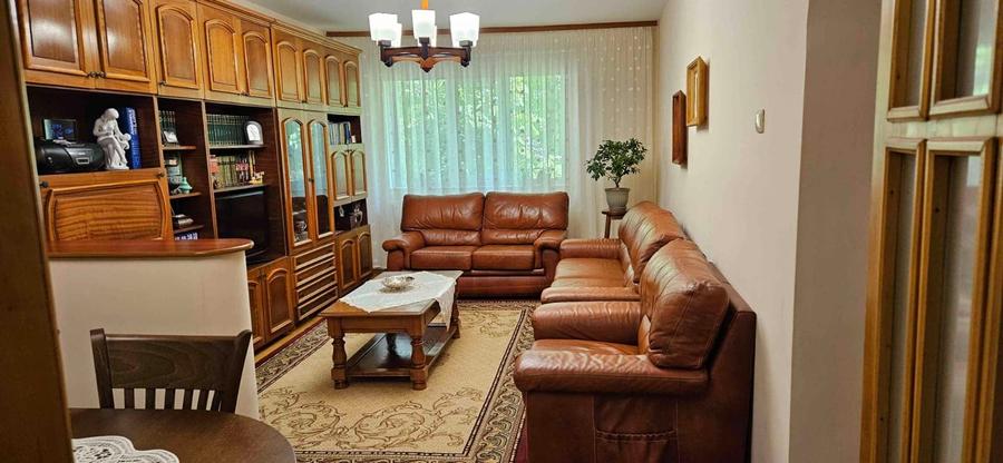Apartament cu 4 camere decomandat în Central