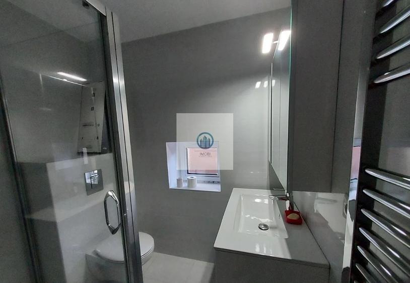 Casă individuală cu 6 camere cu Canalizare în Ultracentral