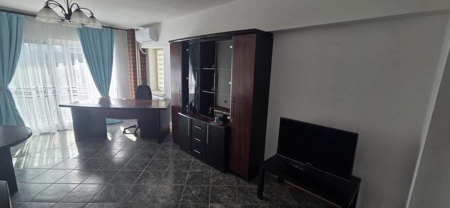 Apartament cu 2 camere decomandat în P-ța Unirii