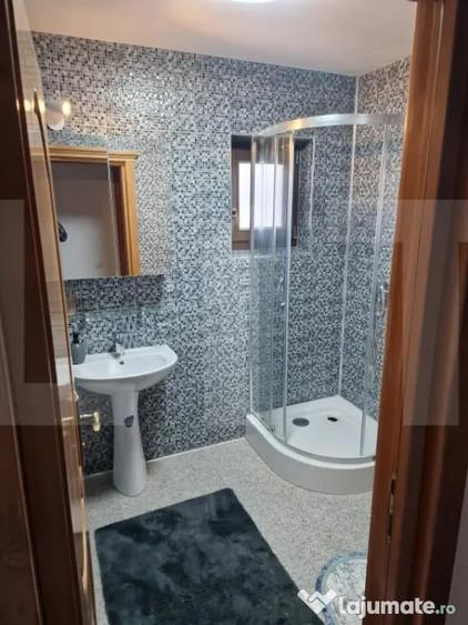 Casă cu 7 camere cu Teren 2252 Mp în Coșula