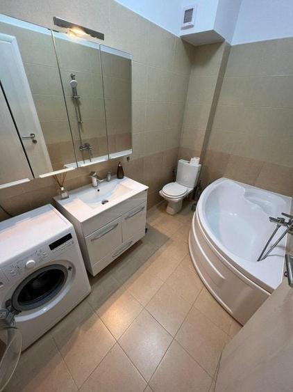 Apartament cu 2 camere semidecomandat, mobilat în 1 Mai