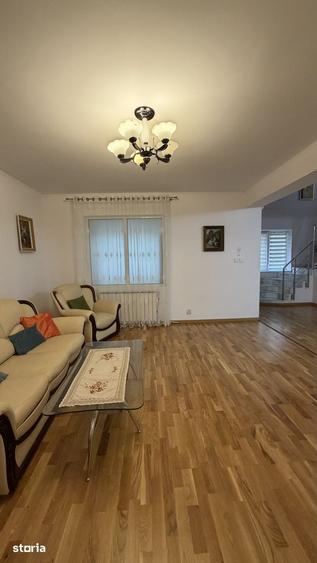 Casă cu 6 camere cu Teren 661.51 Mp în Central