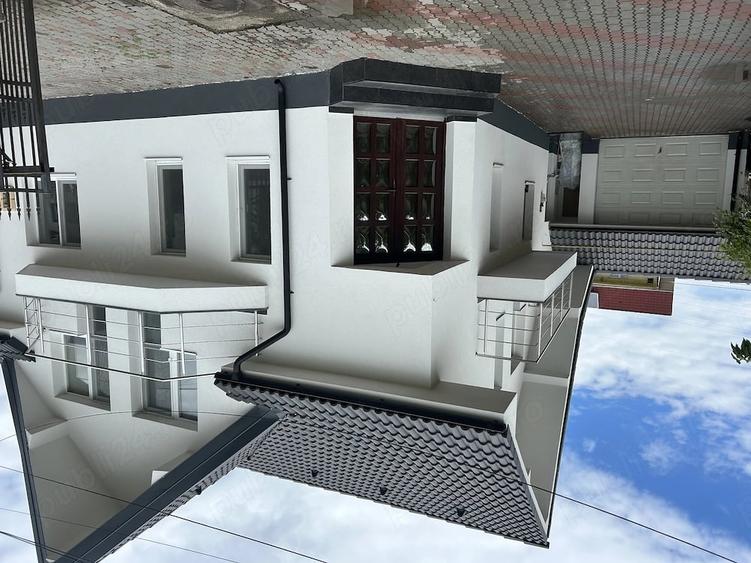 Casă cu Teren 300 Mp în Central