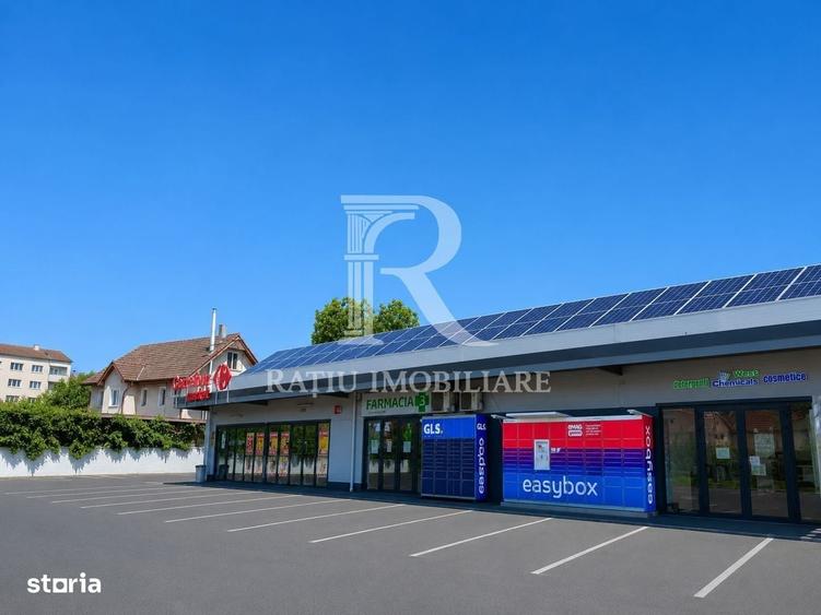 Spațiu comercial, de 996 mp, în Sânmartin