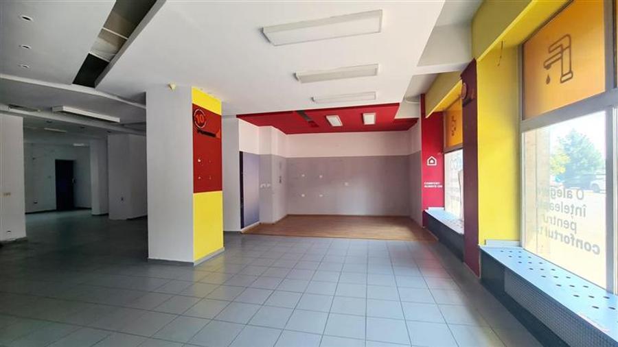 Spațiu comercial, de 180 mp, în Fabric
