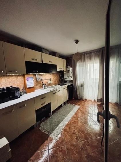 Apartament cu 3 camere decomandat în Lunca Cetățuii