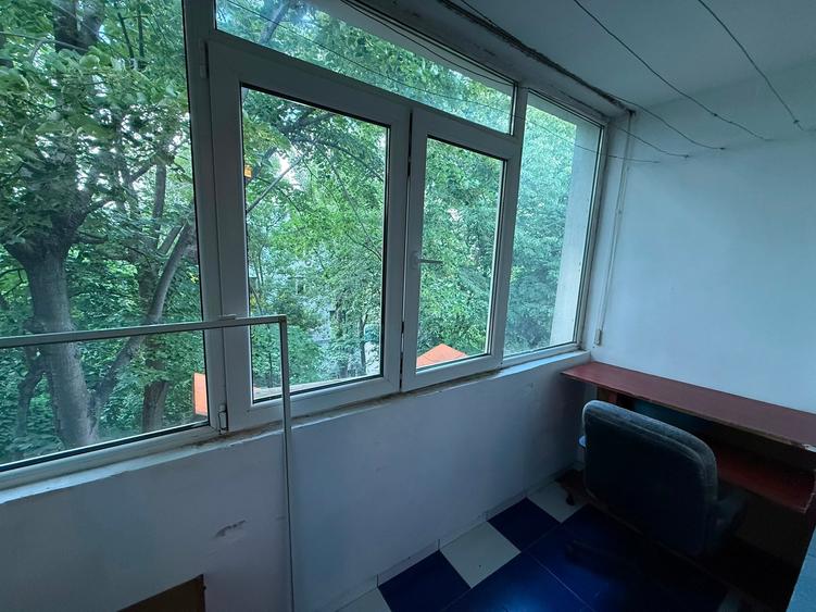 Apartament cu 3 camere decomandat în Drumul Taberei