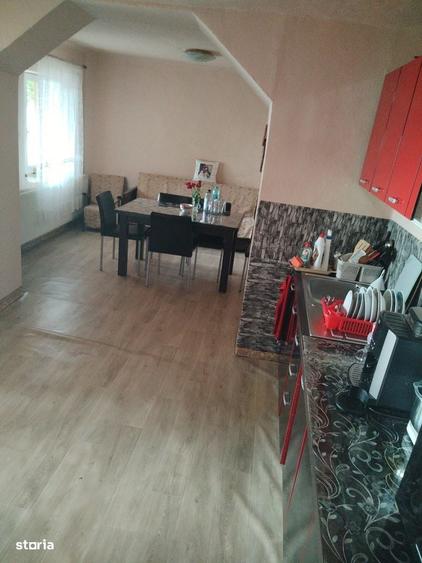 Casă cu 4 camere în Curtici