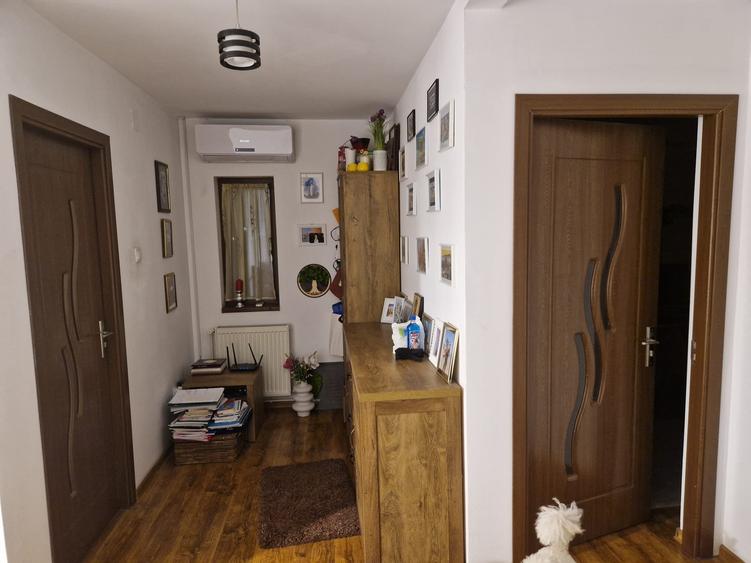 Duplex cu 6 camere cu Canalizare în Moara de Vânt