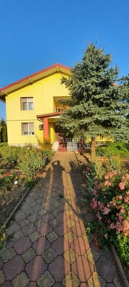 Casă individuală cu 5 camere cu Canalizare în Aroneanu