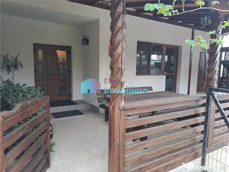 Casă cu 5 camere cu Teren 800 Mp în Cornu Luncii