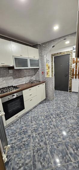 Apartament cu 2 camere decomandat în Mărăței