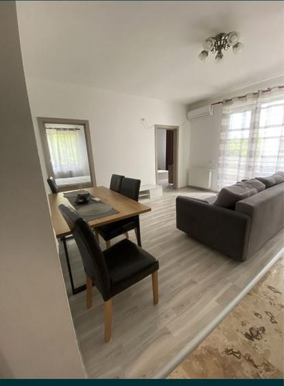 Apartament cu 3 camere decomandat în Exterior Vest