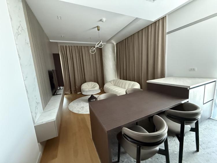 Apartament cu 3 camere semidecomandat, mobilat în Nord