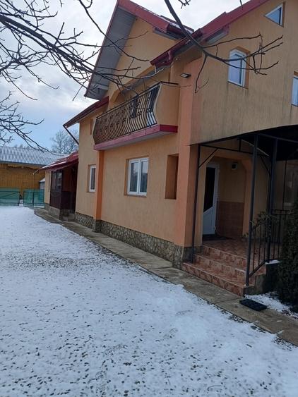Casă cu 4 camere în Vadu Moldovei