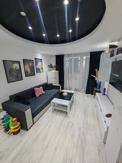 Apartament cu 3 camere decomandat în Berceni