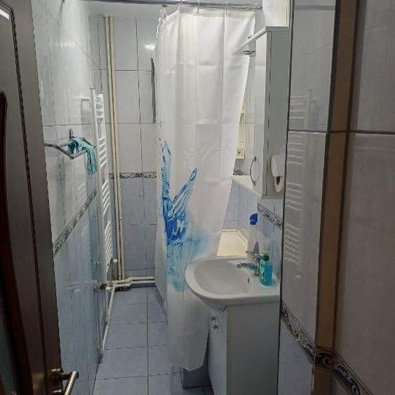 Apartament cu 3 camere semidecomandat în Tomis Nord