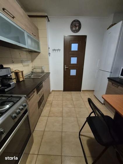 Apartament cu 3 camere decomandat, mobilat în Teiul Doamnei