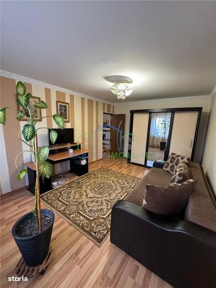 Apartament cu 2 camere decomandat în Sărari