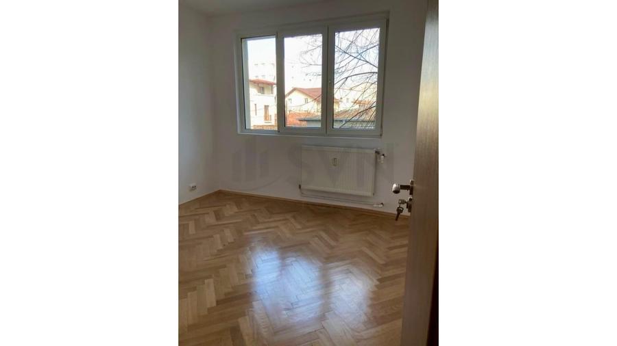 Apartament cu 2 camere semidecomandat în 1 Mai