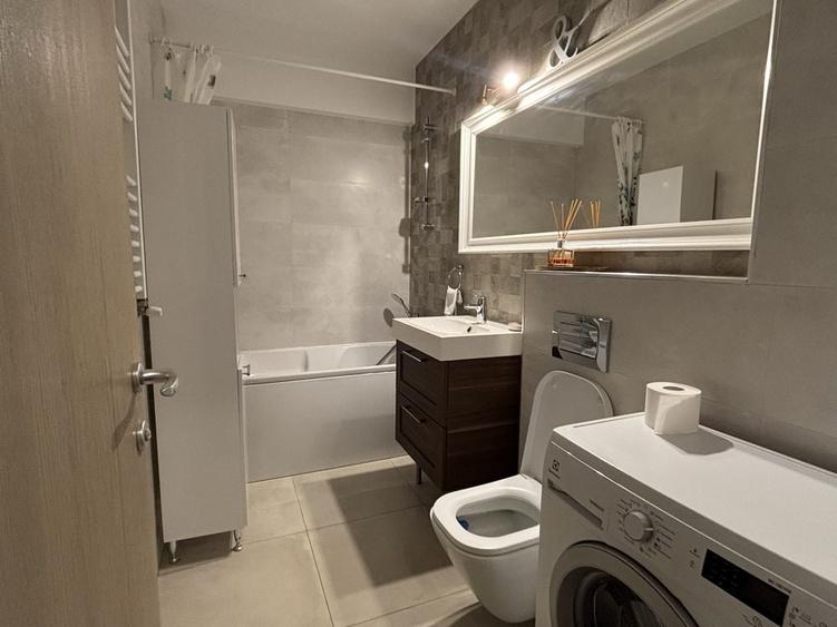 Apartament cu 2 camere decomandat în Central