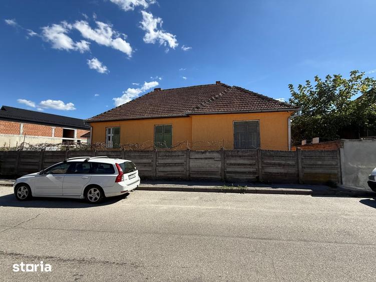 Casă cu 5 camere cu Teren 450 Mp în Reșița