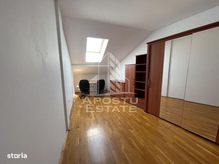 Casă cu 4 camere în Lipovei