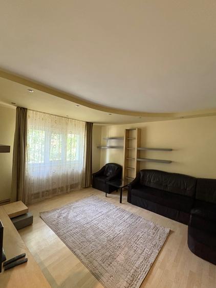 Apartament cu 3 camere decomandat în Aradului