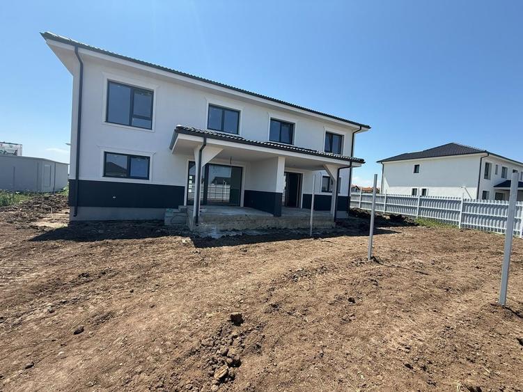 Duplex cu 4 camere cu Canalizare în Șura Mică
