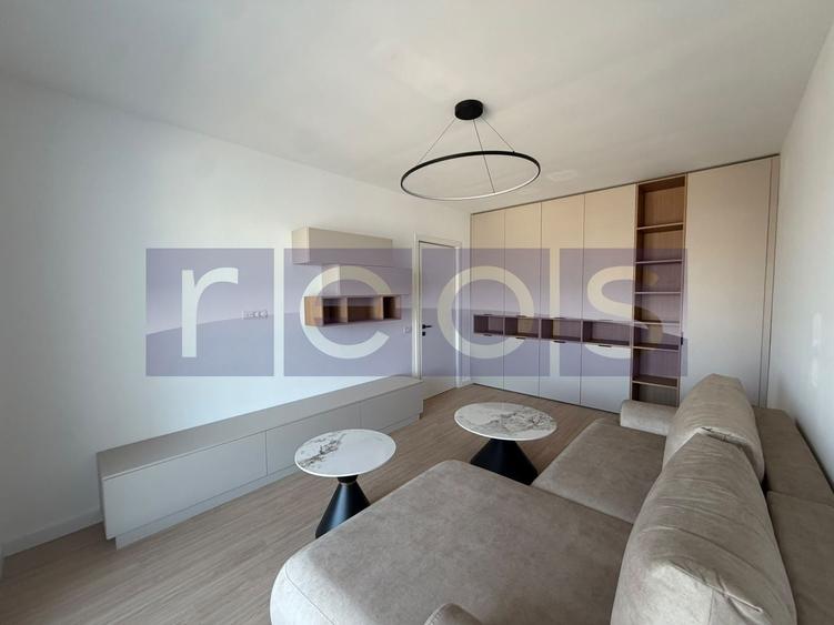 Apartament cu 2 camere, mobilat în Central