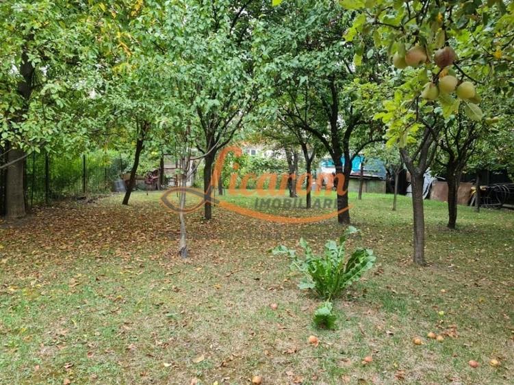 Casă individuală cu 15 camere decomandat cu Canalizare în Bartolomeu