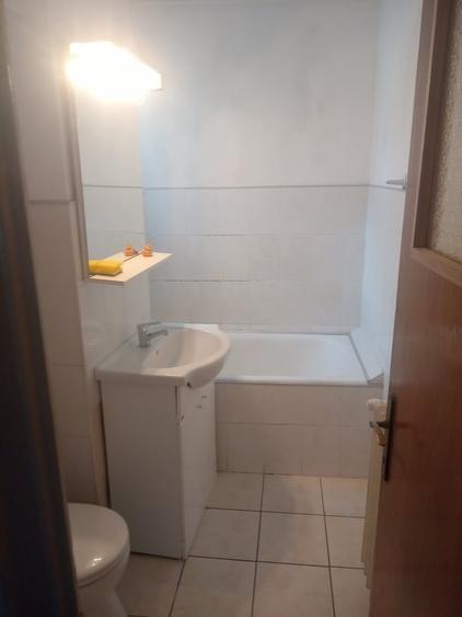Apartament cu 2 camere decomandat în Calea Victoriei