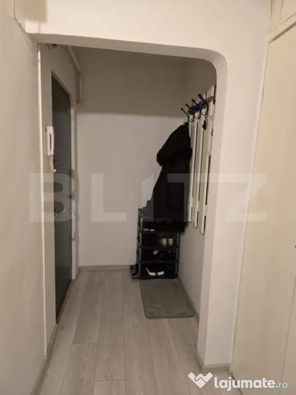Apartament cu 2 camere semidecomandat, mobilat în Micro 16