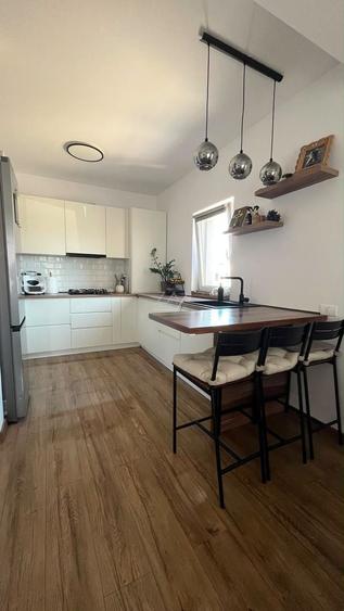 Apartament cu 3 camere, mobilat în Moșnița Nouă