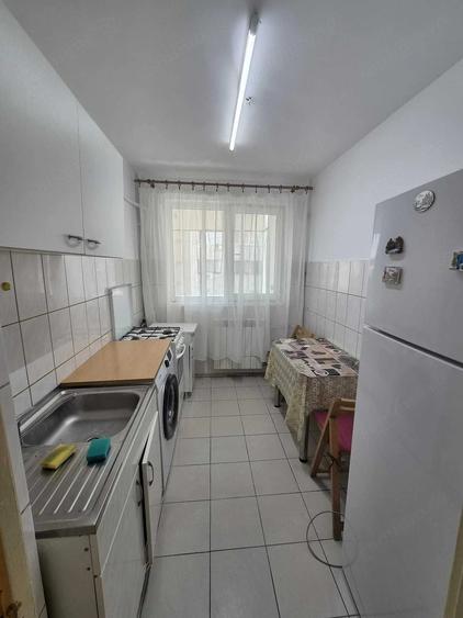Garsonieră decomandată în Gorjului