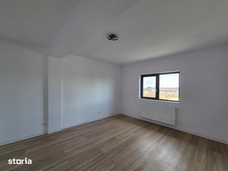 Casă cu 4 camere cu Teren 329 Mp în Cârcea